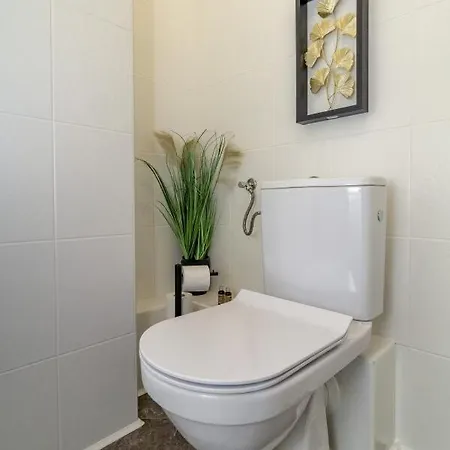 Wonderful 2-bedroom With Balcony Varsóvia